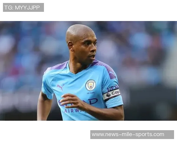 曼城官方向费尔南迪尼奥致敬九年辉煌岁月祝愿未来一切顺利