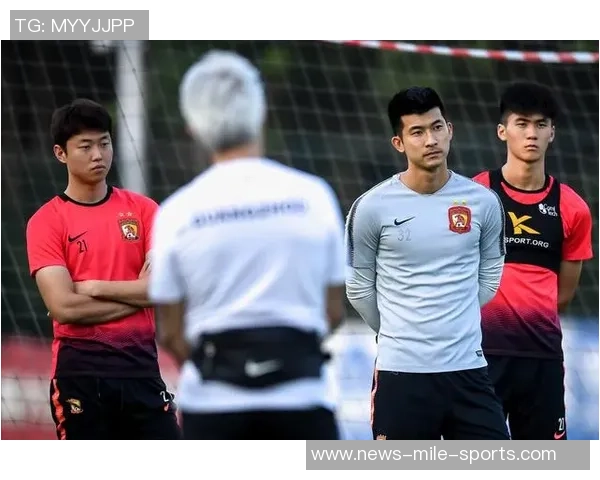 ESPN记者透露三镇关注28岁葡甲前锋克洛维斯报价300万雷亚尔 ESPN记者透露三镇关注28岁葡甲前锋克洛维斯报价300万雷亚尔